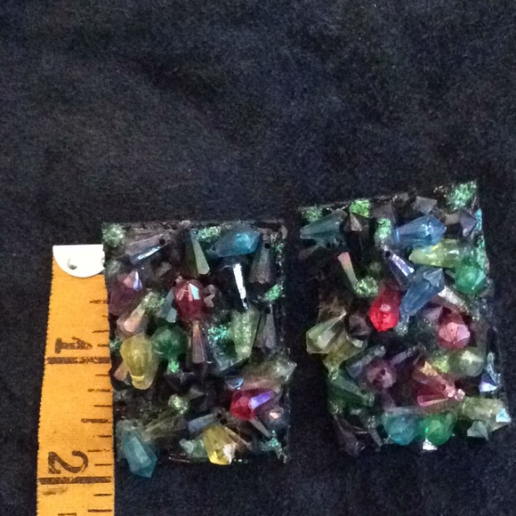 Vintage handmade multi color beaded clip on ears - Picture 3 of 3